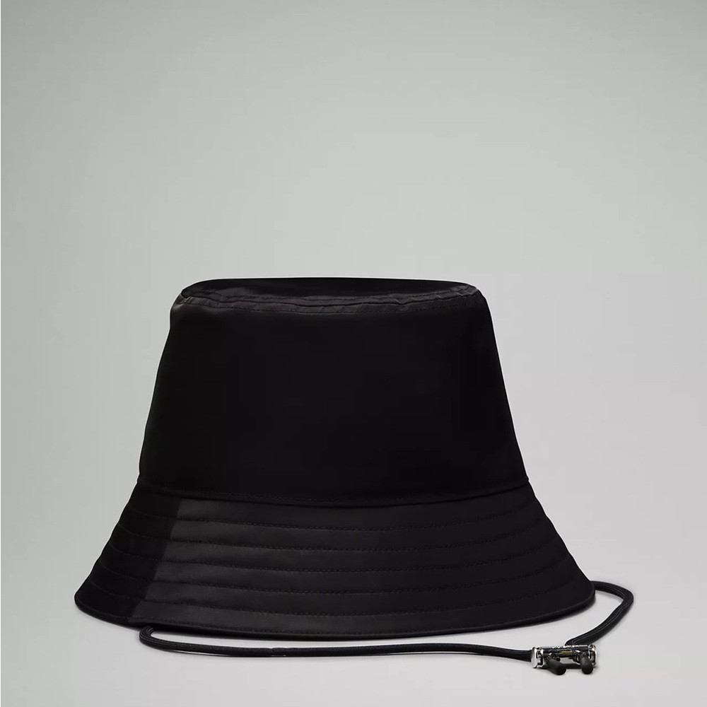 New With Tags Lululemon Nylon Bucket Hat Sz L/XL